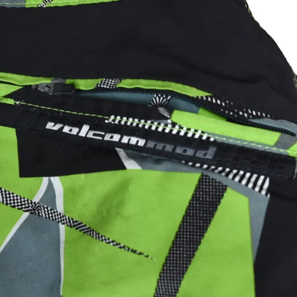 VOLCOM Y2K Surf Board Shorts Measures Sz 32